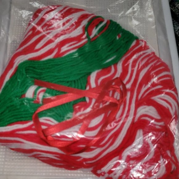 Vintage Temptations Plastic Canvas Holiday Coasters Kit - Picture 3 of 3